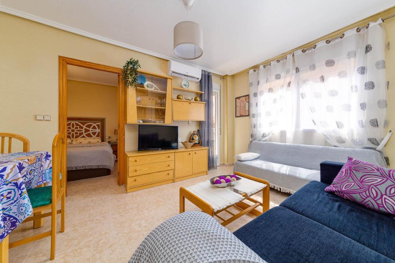 Cozy Appartment Torrevieja At Irina Buitenkant foto