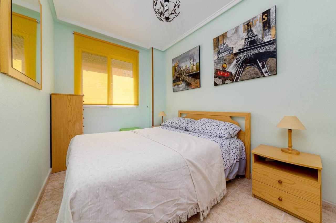 Cozy Appartment Torrevieja At Irina Buitenkant foto