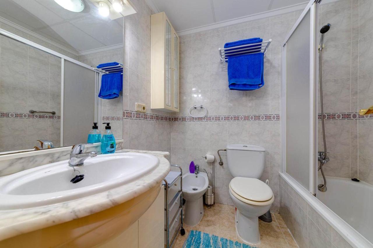 Cozy Appartment Torrevieja At Irina Buitenkant foto
